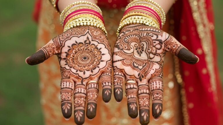 Rose Cluster with Jaal Pattern