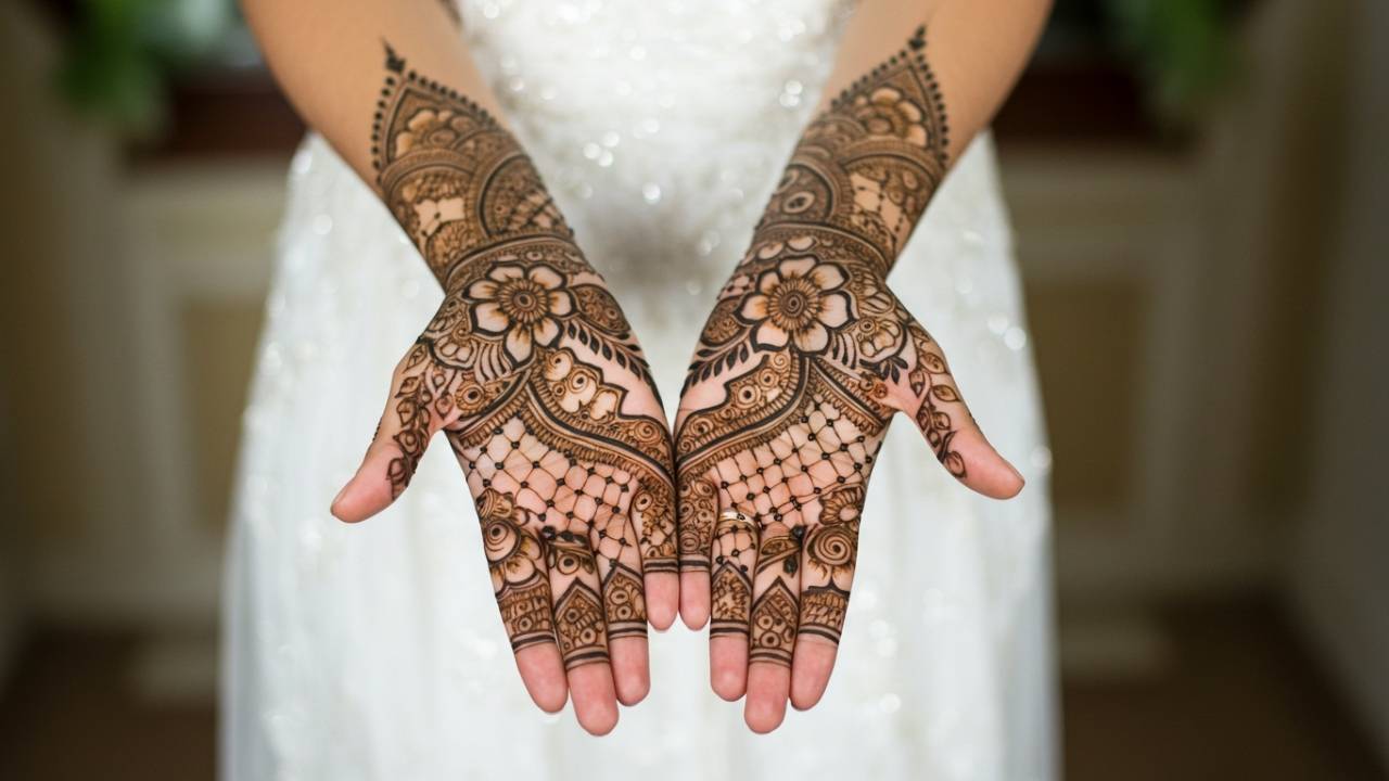 Bridal Bloom Back Hand Design