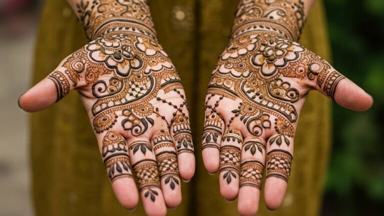 Lotus Loop Henna Art