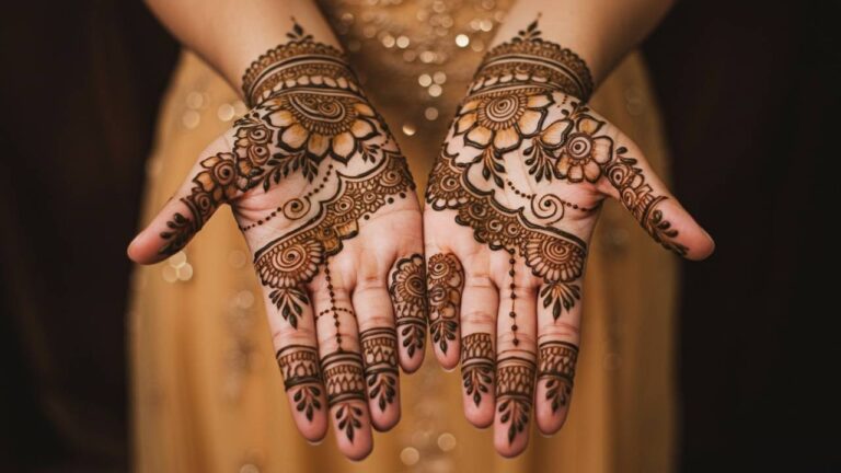 Minimal Magic Palm Design