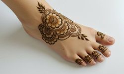 Bloom Crest Foot Mehndi