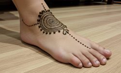 Classic Paisley Wrap Foot Design