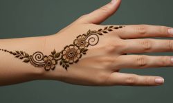 Curved Blossom Trail Mehndi