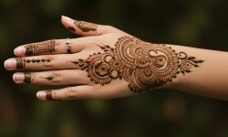 Curvy Trail to Wrist Style