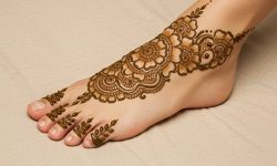 Designer Strap Foot Mehndi