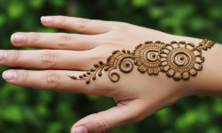 Diagonal Dot Bracelet Mehndi