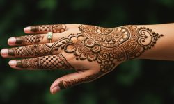 Grand Spiral Back Mehndi