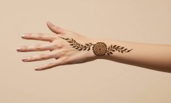 Twisted Floral Chain